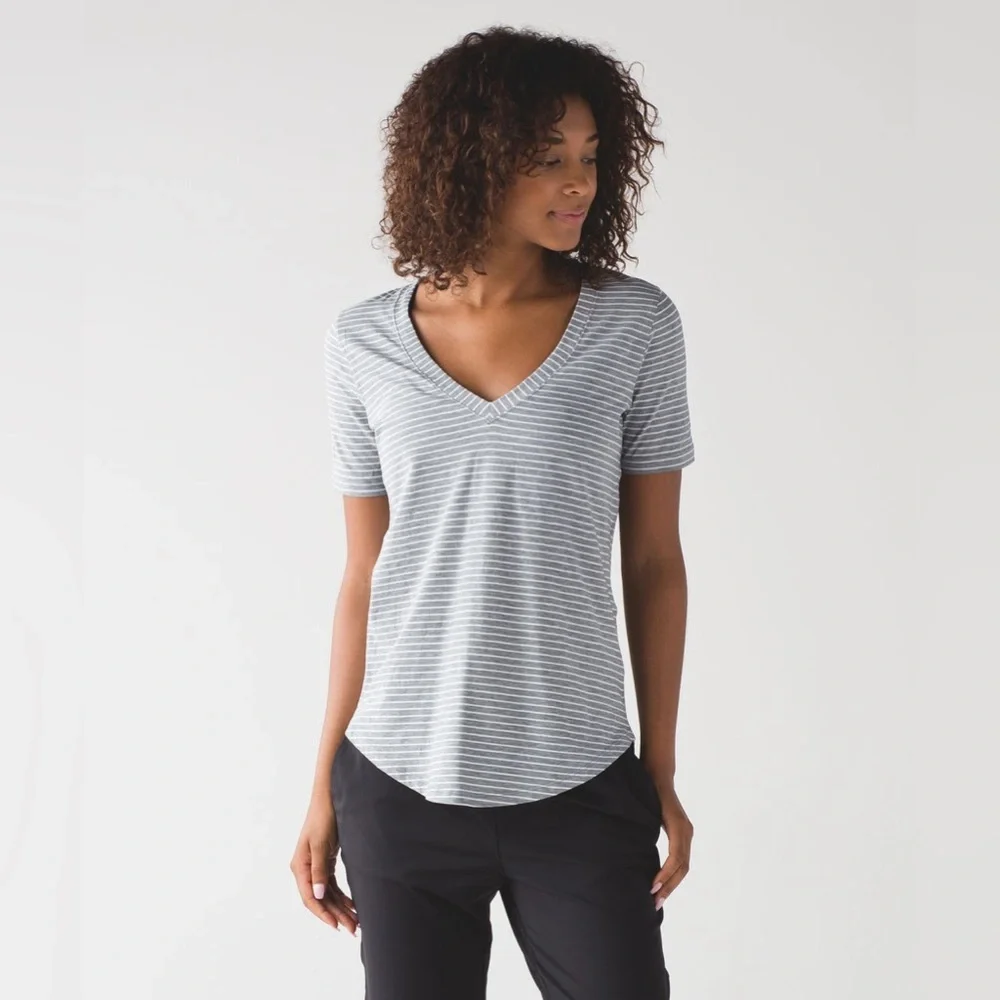 Lululemon Love Tee III
Modern Stripe Heathered Medium Grey White